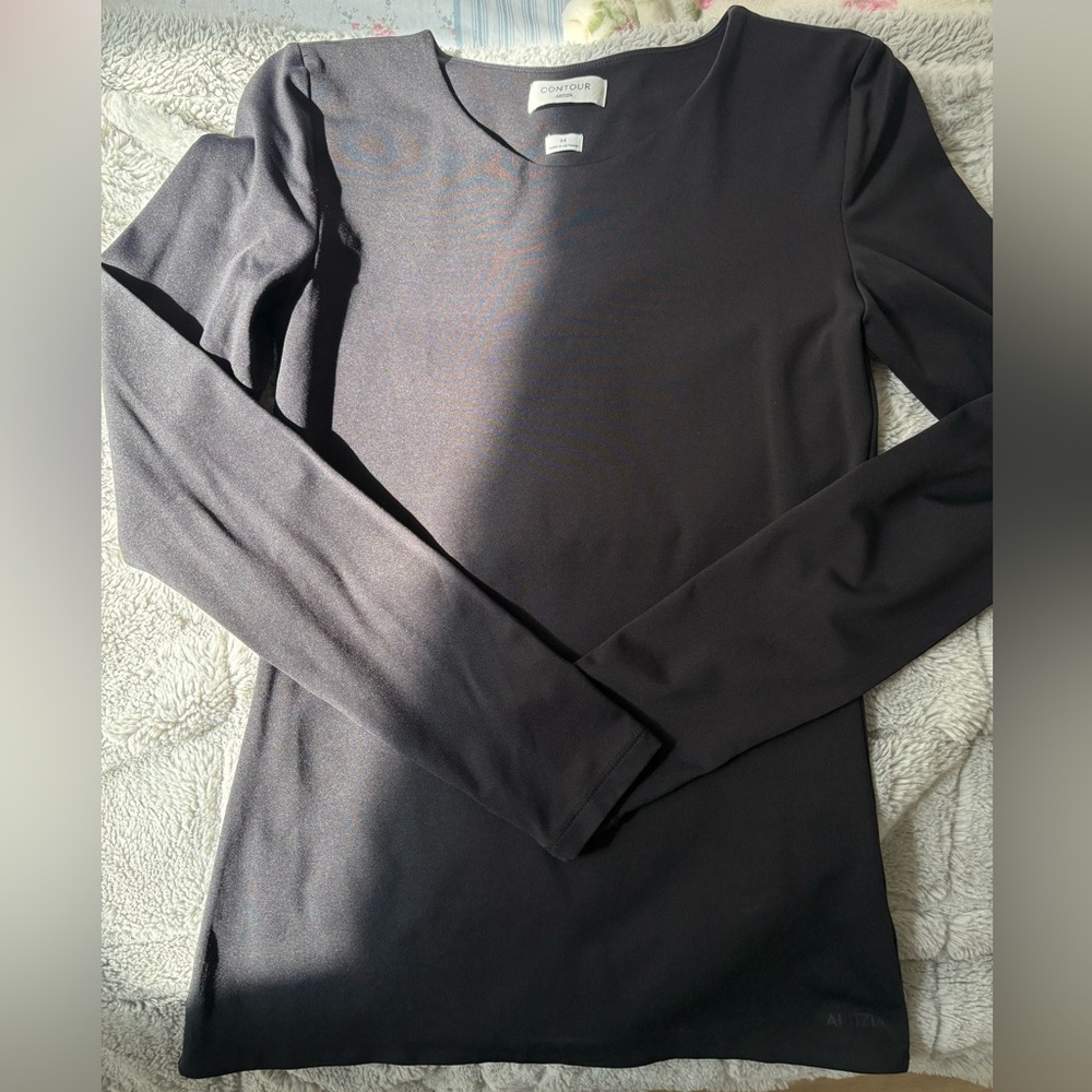 Aritzia contour crew hip long sleeve